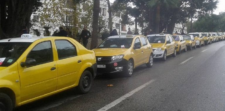 مهنيو سيارات الأجرة بتطوان ينخرطون في حملة المقاطعة الشعبية 2 مهنيو سيارات الأجرة بتطوان ينخرطون في حملة المقاطعة الشعبية