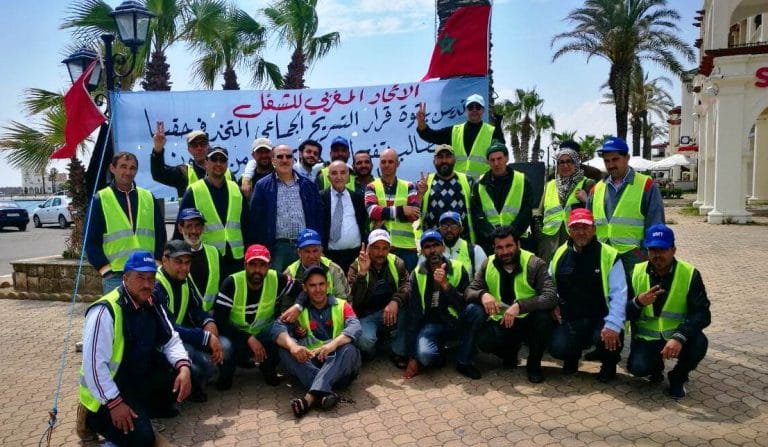 بعد تسريحهم جماعيا.. عمال “مارينا سمير” بتطوان يعتصمون بالميناء 2 بعد تسريحهم جماعيا.. عمال “مارينا سمير” بتطوان يعتصمون بالميناء