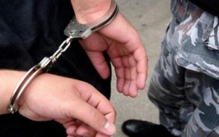 توقيف مشتبهين بحيازة سلاح ناري غير مرخص بتطوان 6 توقيف مشتبهين بحيازة سلاح ناري غير مرخص بتطوان