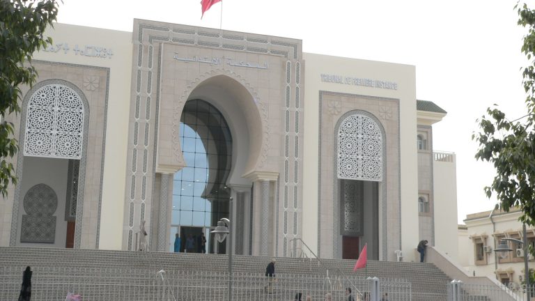 إدانة متهمين بالدعوة إلى المشاركة في مسيرات احتجاجية بالحسيمة