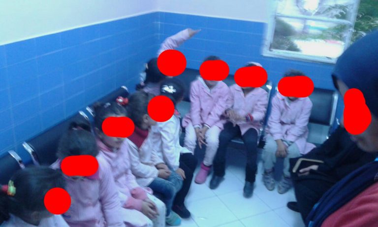 إصابة تلميذات بتسمم جراء تناولهن مادة سامة بمحيط مدرسة بمنطقة بوسملال 7 إصابة تلميذات بتسمم جراء تناولهن مادة سامة بمحيط مدرسة بمنطقة بوسملال