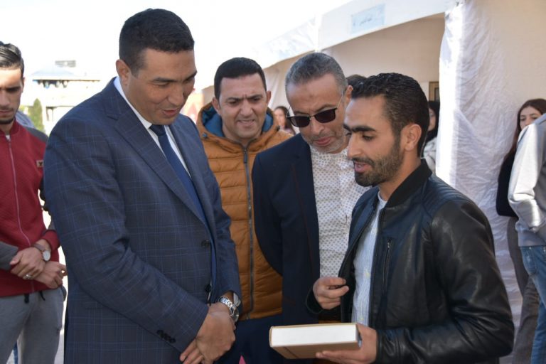 "حسن جاري " يعطي انطلاق الدورة السادسة لمعرض الكتاب بالمضيق 6 “حسن جاري ” يعطي انطلاق الدورة السادسة لمعرض الكتاب بالمضيق