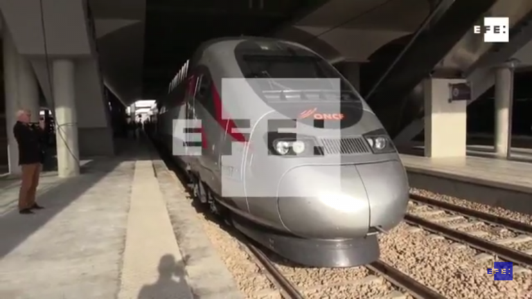 Marruecos inaugura el primer tren de alta velocidad en África