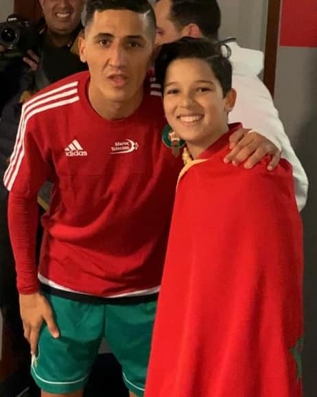 نجم ذا فويس كيدز “حمزة لبيض” يشيد بتواضع لاعبي المنتخب المغربي