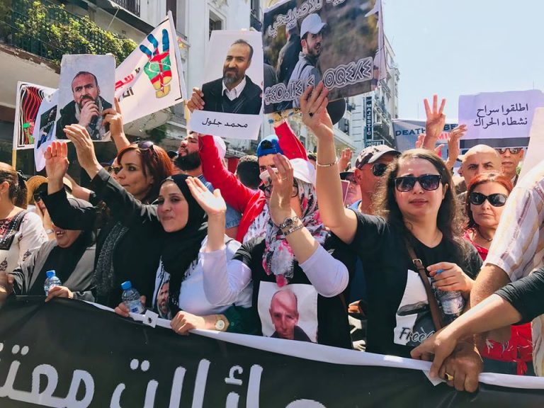فنانون ومثقفون وإعلاميون مغاربة يطالبون بإطلاق سراح المعتقلين السياسيين 3 فنانون ومثقفون وإعلاميون مغاربة يطالبون بإطلاق سراح المعتقلين السياسيين