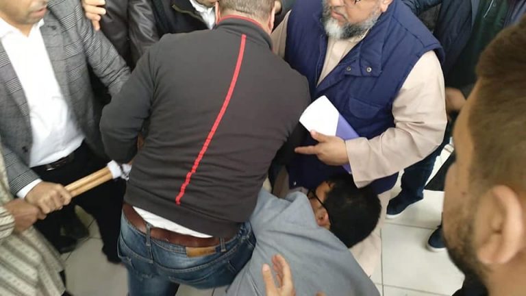 فيديو…احتجاجات المواطنين أثناء تقديم حصيلة مقاطعة بني مكادة
