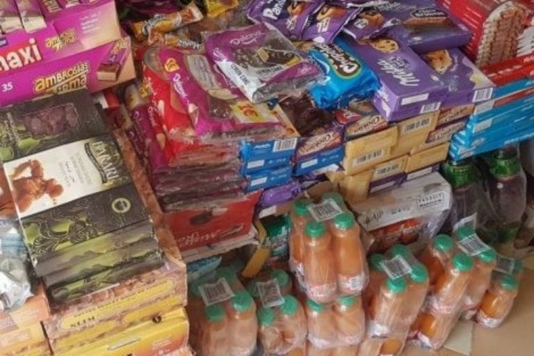 الأطباء ينصحون بالابتعاد عن المواد الغذائية المهربة من سبتة المحتلة 6 الأطباء ينصحون بالابتعاد عن المواد الغذائية المهربة من سبتة المحتلة