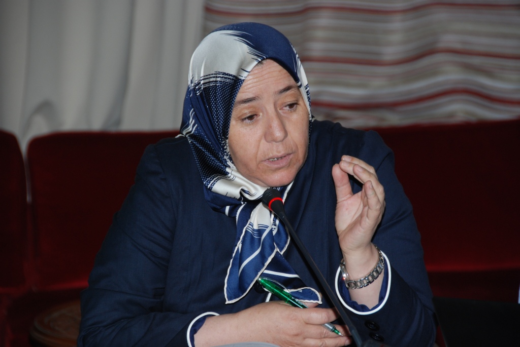 برلمانية عن بيجيدي تصف منتقيدي زميلها المتهم بالغش بالكلاب الجائعة 1 Boul3ich281014
