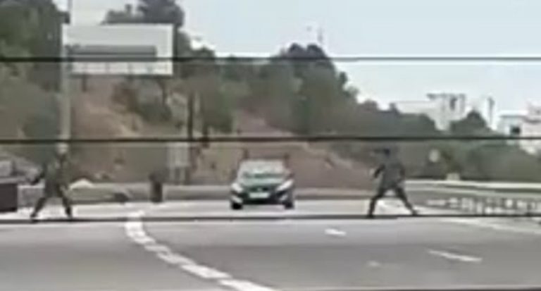 جمركيون كادوا يتسببون في كارثة بالطريق السيار المضيق تطوان