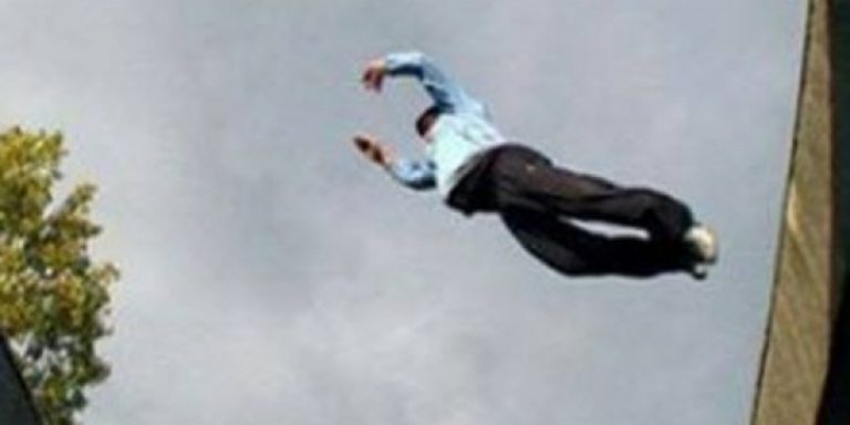 تلميذ بالفنيدق يحاول الانتحار بسبب قصة حب فاشلة