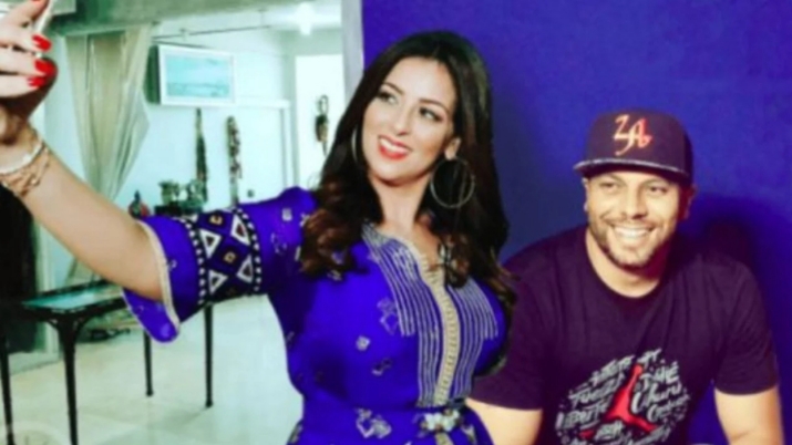 بعد نفيه خبر زواجه بأمل صقر مستدلا بآية قرآنية "مسلم" يؤكد ارتباطه الرسمي بها 6 بعد نفيه خبر زواجه بأمل صقر مستدلا بآية قرآنية “مسلم” يؤكد ارتباطه الرسمي بها