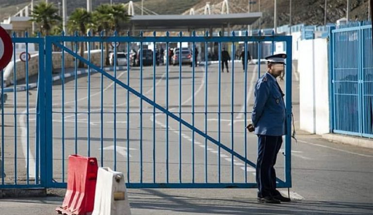 حجز ساعات فاخرة بمعبر باب سبتة وجمركي في قفص الاتهام