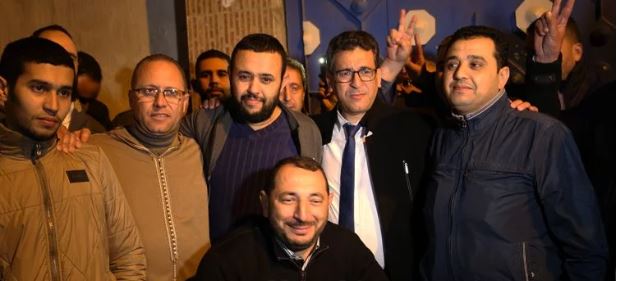 طنجة..أهازيج وفرح بعد تبرئة سائق شاحنة من تهمة تهريب حشيش