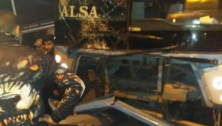 طنجة.. اصطدام حافلة للنقل العمومي بعمود كهربائي تتسب في إصابة شخصين 17 طنجة.. اصطدام حافلة للنقل العمومي بعمود كهربائي تتسب في إصابة شخصين