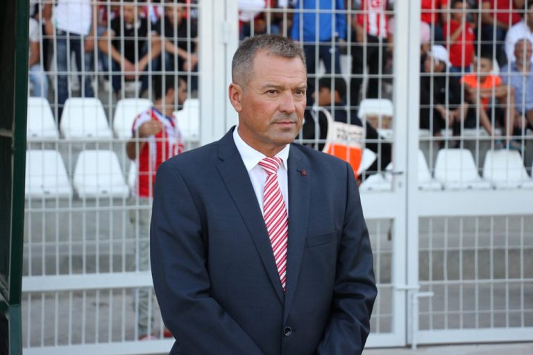"فياديرو" فويرا...جماهير الماط تطالب بإقالة المدرب 2 “فياديرو” فويرا…جماهير الماط تطالب بإقالة المدرب