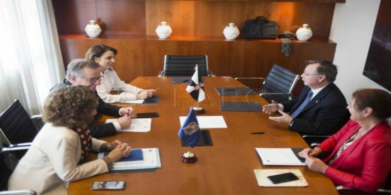 خنق المغرب لسبتة ومليلية .. اجتماعات مكثفة والمعارضة تطالب حكومة مدريد بالتدخل