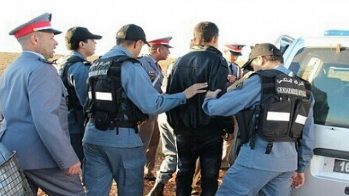 درك القصر الصغير يطيح بالإخوة “الحوزي” وبارونات يحاولون “إنقاذهما” 12 درك القصر الصغير يطيح بالإخوة “الحوزي” وبارونات يحاولون “إنقاذهما”