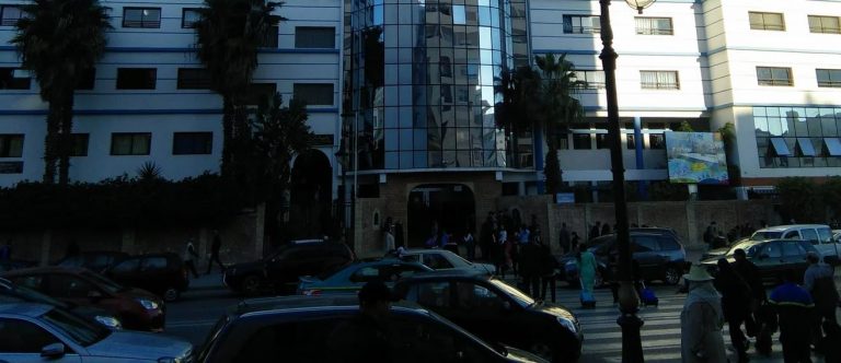 طنجة.. الأطر التربوية لمؤسسة مولاي عبد العزيز يستنكرون للحملة التي طالت مؤسستهم 2 طنجة.. الأطر التربوية لمؤسسة مولاي عبد العزيز يستنكرون للحملة التي طالت مؤسستهم