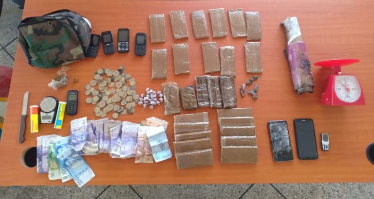 حملات أمنية استباقية بمرتيل توقع بمطلوبين للقضاء 7 حملات أمنية استباقية بمرتيل توقع بمطلوبين للقضاء