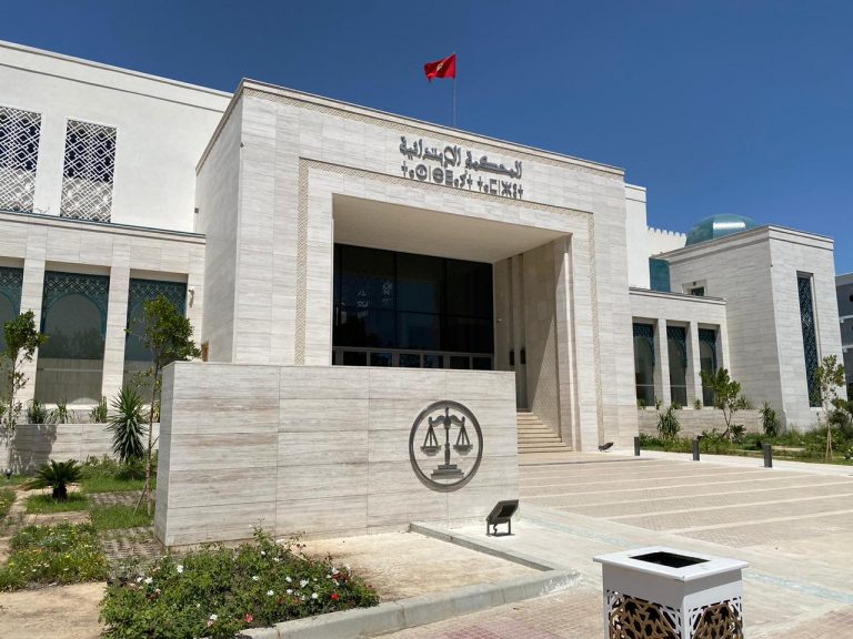 النقابة الديمقراطية للعدل بتطوان تنتقد طريقة الانتقال لمقر المحكمة الجديد 11 النقابة الديمقراطية للعدل بتطوان تنتقد طريقة الانتقال لمقر المحكمة الجديد