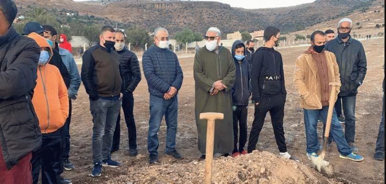 بعد وفاته بكورونا..شخص دفن مرتين عن طريق الخطأ بالناظور 4 بعد وفاته بكورونا..شخص دفن مرتين عن طريق الخطأ بالناظور