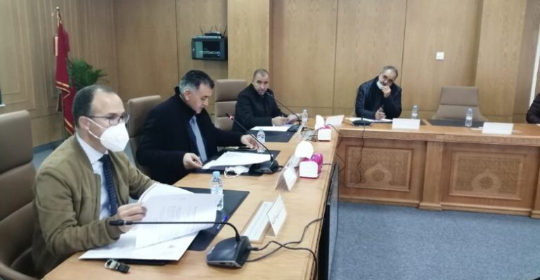 في غياب رئيسها "الإدريسي".. مجلس جماعة "اجزناية" يصادق على ملائمة القرار الجبائي 11 في غياب رئيسها “الإدريسي”.. مجلس جماعة “اجزناية” يصادق على ملائمة القرار الجبائي