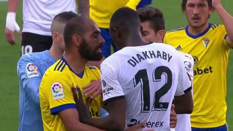 رصد ( الليغا ) الدورة 29..إهانات عنصرية واشتعال الصراع بالمقدمة 2 رصد ( الليغا ) الدورة 29..إهانات عنصرية واشتعال الصراع بالمقدمة
