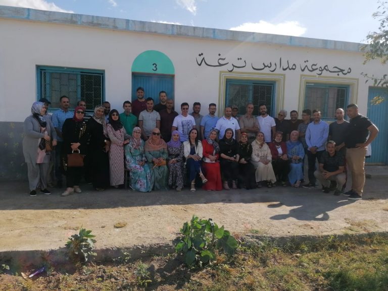 تارغة تكرم أستاذها رشيد البردعي بعد مسيرة حافلة بالعطاء 3 تارغة تكرم أستاذها رشيد البردعي بعد مسيرة حافلة بالعطاء