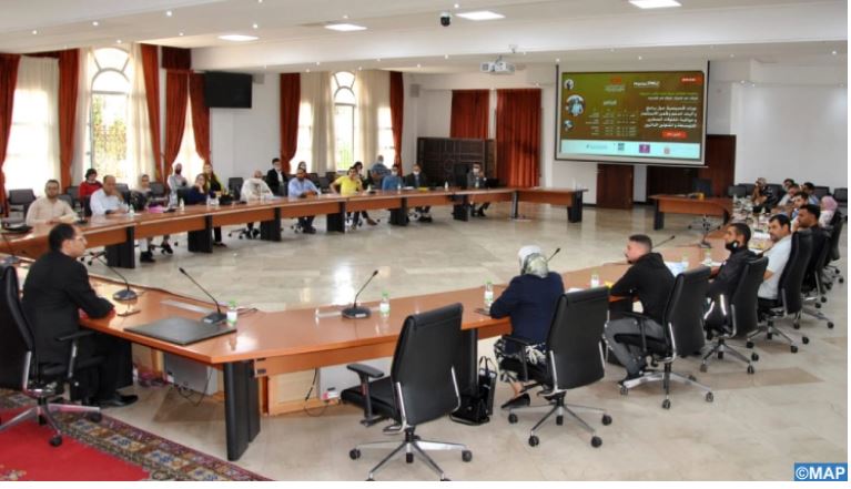 العرائش..دورة تحسيسية  حول برامج دعم المقاولات وتحفيز الاستثمار