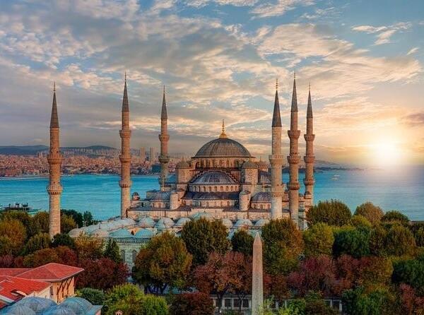 وكالة الزبير للأسفار تغري عشاق تركيا بعروض سياحية مميزة بمناسبة العطلة المدرسية