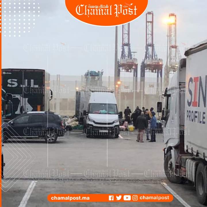 حصري .. العثور على كمية مهمة من مخدر الشيرا بشاحنة صغيرة لنقل البضائع بميناء طنجة المتوسط