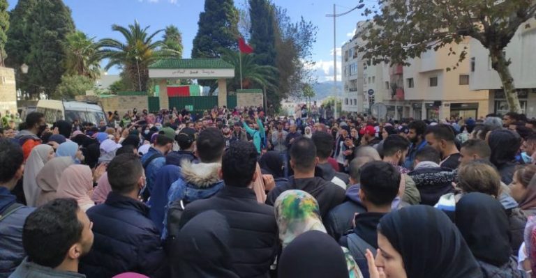 يعدون بأشكال إحتجاجية متعددة..طلبة تطوان مستمرون في الإحتجاج ضد وزارة بنموسى 5 يعدون بأشكال إحتجاجية متعددة..طلبة تطوان مستمرون في الإحتجاج ضد وزارة بنموسى