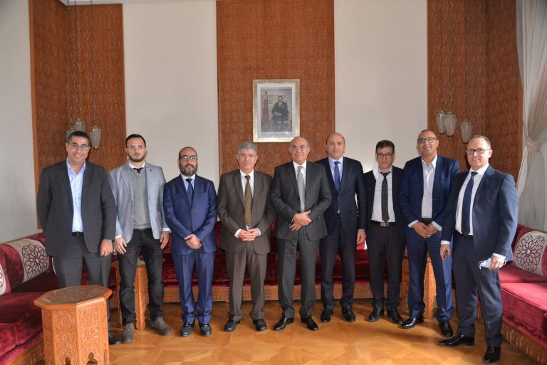 مهنيو النقل يترافعون من أجل إلغاء قانون يهدد "حريتهم" ويجعلهم “أكباش فداء” 6 مهنيو النقل يترافعون من أجل إلغاء قانون يهدد “حريتهم” ويجعلهم “أكباش فداء”
