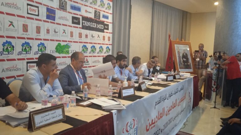 ديون فاقت 3 ملايير : المغرب التطواني قد يصاب بالسكتة القلبية 8 ديون فاقت 3 ملايير : المغرب التطواني قد يصاب بالسكتة القلبية
