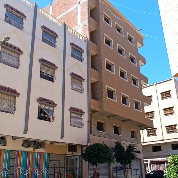 منازل تحجب الشمس..من المسؤول عن تناسل البناء العشوائي بـ “مقاطعة24″؟