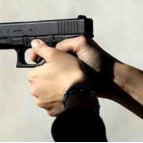 اضظر لاستعمال سلاحه الوظيفي..الرصاص يلعلع في سماء طنجة