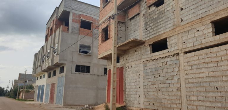 سلوكاتهم تدق “ناقوس الخطر”..ماذا يقع في “الرخص الإدارية” بطنجة؟