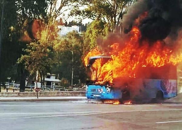 كان على متنها 30 تلميذا.. النيران تلتهم حافلة ألزا بطنجة
