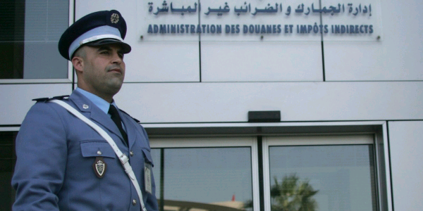 الجمارك المغربية تشدد الضوابط على الهدايا والسلع في المطارات