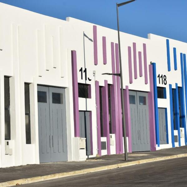 تسليم الشطر الأول من محلات وحدات القطاع غير المهيكل بطنجة