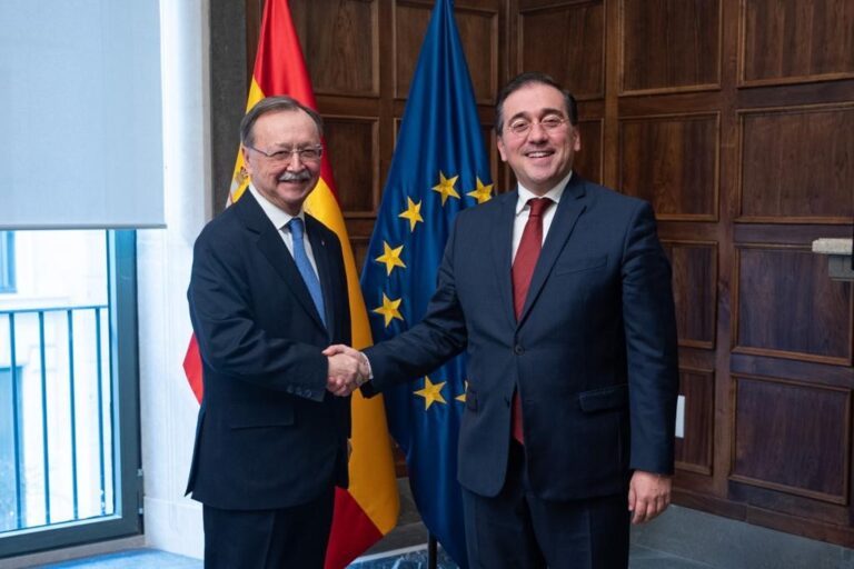 ألباريس يؤكد على فتح الجمارك بين سبتة والمغرب وڤيڤاس يطالب بفرض التأشيرة على المغاربة