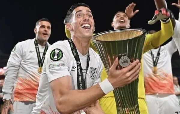 الويفا تضع نايف أكرد ضِمن التشكيلة المثالية لدوري المُــؤتمر الأوروبي 5 الويفا تضع نايف أكرد ضِمن التشكيلة المثالية لدوري المُــؤتمر الأوروبي
