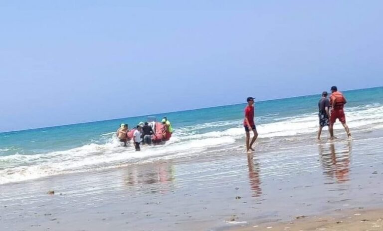 أصيلة..مصرع أب وابنه غرقا بشاطئ بريش 4 أصيلة..مصرع أب وابنه غرقا بشاطئ بريش