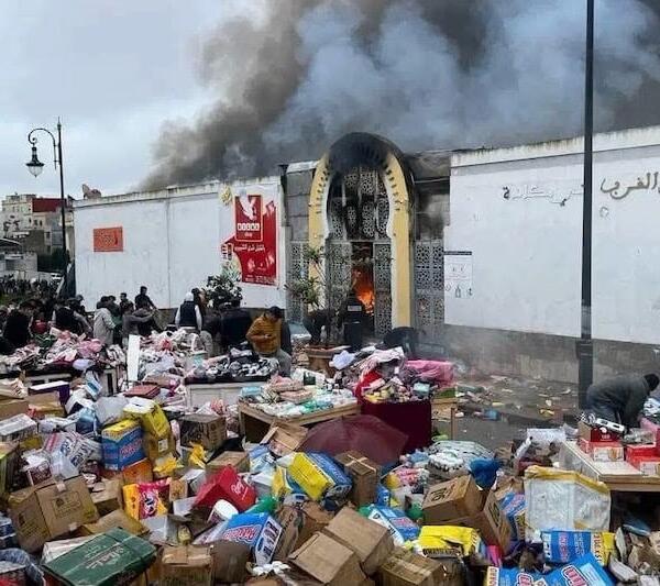 مساندة لتجار ضحايا حريق سوق بني مكادة..خلق “صنجوق التضامن” بمليون درهم
