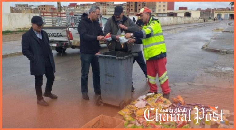 القصر الكبير..السلطات تحجز على كميات مهمة من المواد الاستهلاكية الفاسدة 2 القصر الكبير..السلطات تحجز على كميات مهمة من المواد الاستهلاكية الفاسدة