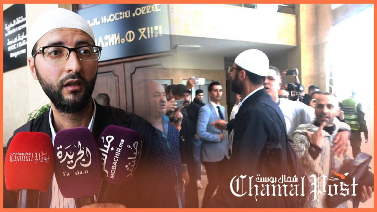 منع مواطن من الدخول للدورة العادية لجماعة طنجة و الأخير يحتج 6 منع مواطن من الدخول للدورة العادية لجماعة طنجة و الأخير يحتج