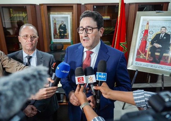 الحكومة تطمئن مهنيي النقل الدولي.. حل “دائم” يلوح في أفق أزمة تأشيرات السائقين وارتفاع وقود الطائرات يضغط على القطاع 8 الحكومة تطمئن مهنيي النقل الدولي.. حل “دائم” يلوح في أفق أزمة تأشيرات السائقين وارتفاع وقود الطائرات يضغط على القطاع
