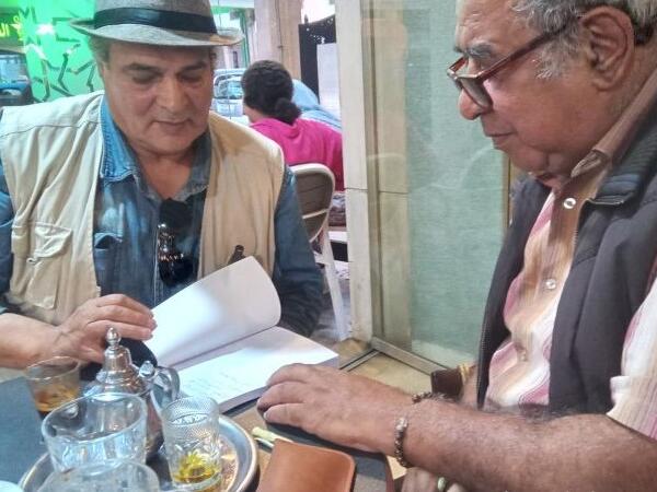 “شغف المسرح وأسئلة الاحتراق الوجودي”: توقيع كتاب”لهيب الركح المسرحي”للناقد المسرحي نجيب طلال بمكناس