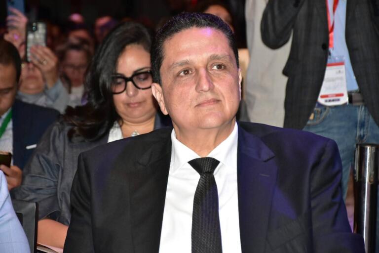 مورو يحضر إلى جانب أخنوش ويغيب عن لقاء حضره بركة.. هل أصبح يفاضل بين الأنشطة المنظمة تحت الرعاية السامية؟