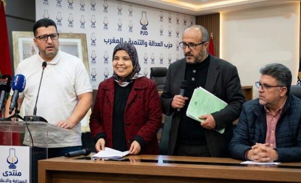 مصباح طنجة يختار الكتمان.. هل يسبق الصمت عاصفة 23 شتنبر؟